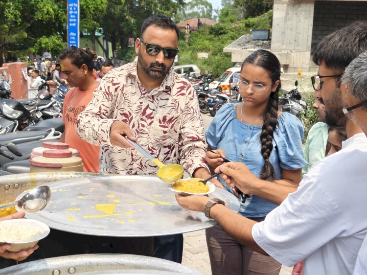 नाहन: मेडिकल कॉलेज अस्पताल में भंडारे का आयोजन किया, ड्रॉप्स ऑफ होप सोसायटी ने..