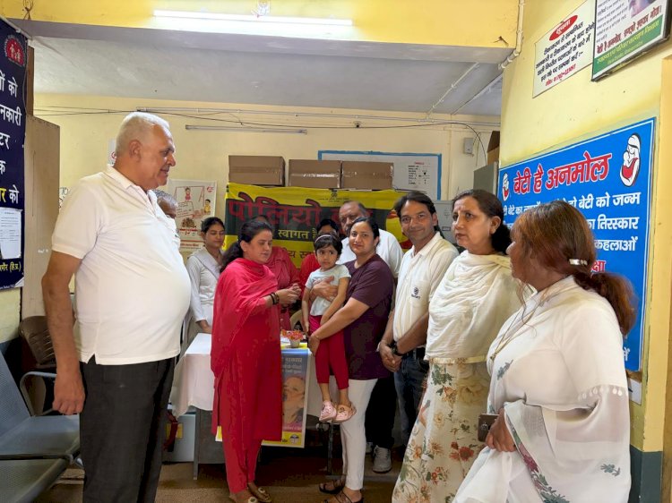 नाहन : रोटरी क्लब नाहन ने पल्स पोलियो अभियान में स्वयंसेवकों को वितरित किए फूड पैकेट