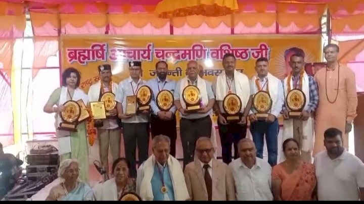 नाहन : देश प्रदेश की 11 विभूतियों को राष्ट्र स्तरीय महा अलंकरण समारोह में अलंकृत