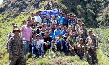 133 इको टास्क फोर्स की ब्रावो कंपनी ने स्कूली छात्रों के साथ सलोट में किया पौधरोपण