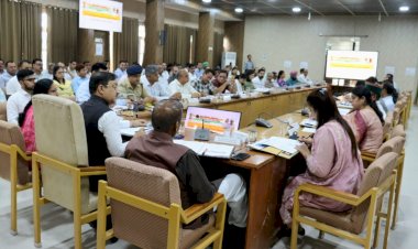 नाहन : कल्याणकारी योजनाओं का लाभ समयबद्ध तरीके से पात्र लोगों तक पहुंचाना सुनिश्चित करें - सुरेश कश्यप