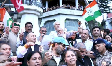 राहुल गांधी बने न्याय की आवाजः मुख्यमंत्री.... नीट परीक्षा पेपर लीक मामले को लेकर शिमला में सर्वदलीय कैंडल मार्च