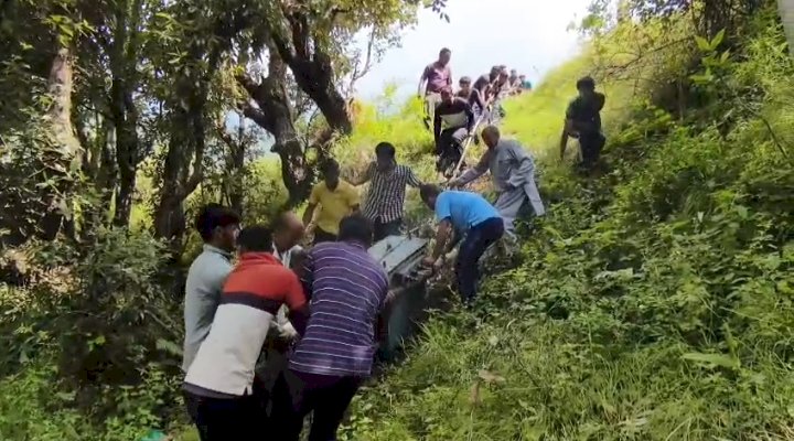 नाहन :ग्राम गेहल में बार-बार ट्रांसफॉर्मर खराब होने से ग्रामीण परेशान, मुख्य सड़क के पास ट्रांसफॉर्मर शिफ्ट करने की माँग ……