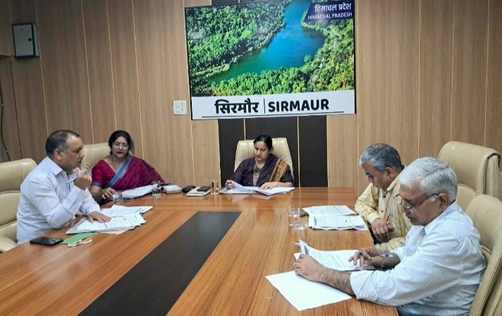 नाहन : उचित मूल्य की दुकानों का निरीक्षण तथा खाद्यान्नों का उचित भंडारण करें   सुनिश्चित….