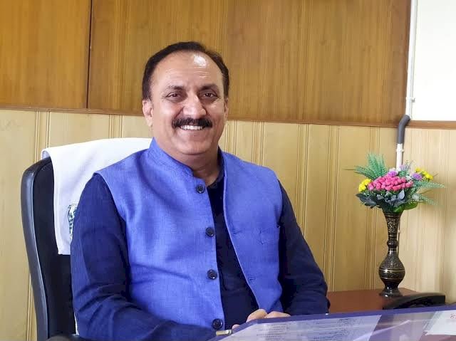 नाहन  : उद्योग मंत्री पहले 700 बैकडोर भर्तियों पर श्वेत पत्र जारी करें, फिर पारदर्शिता की बात करें : बलदेव तोमर