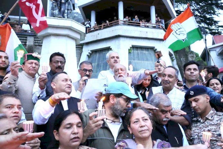 राहुल गांधी बने न्याय की आवाजः मुख्यमंत्री.... नीट परीक्षा पेपर लीक मामले को लेकर शिमला में सर्वदलीय कैंडल मार्च